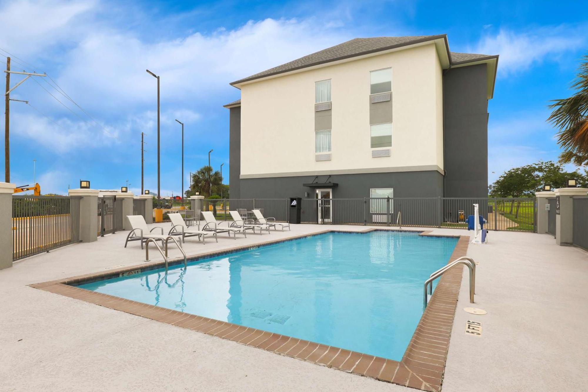 Best Western Iowa - Lake Charles East Dış mekan fotoğraf